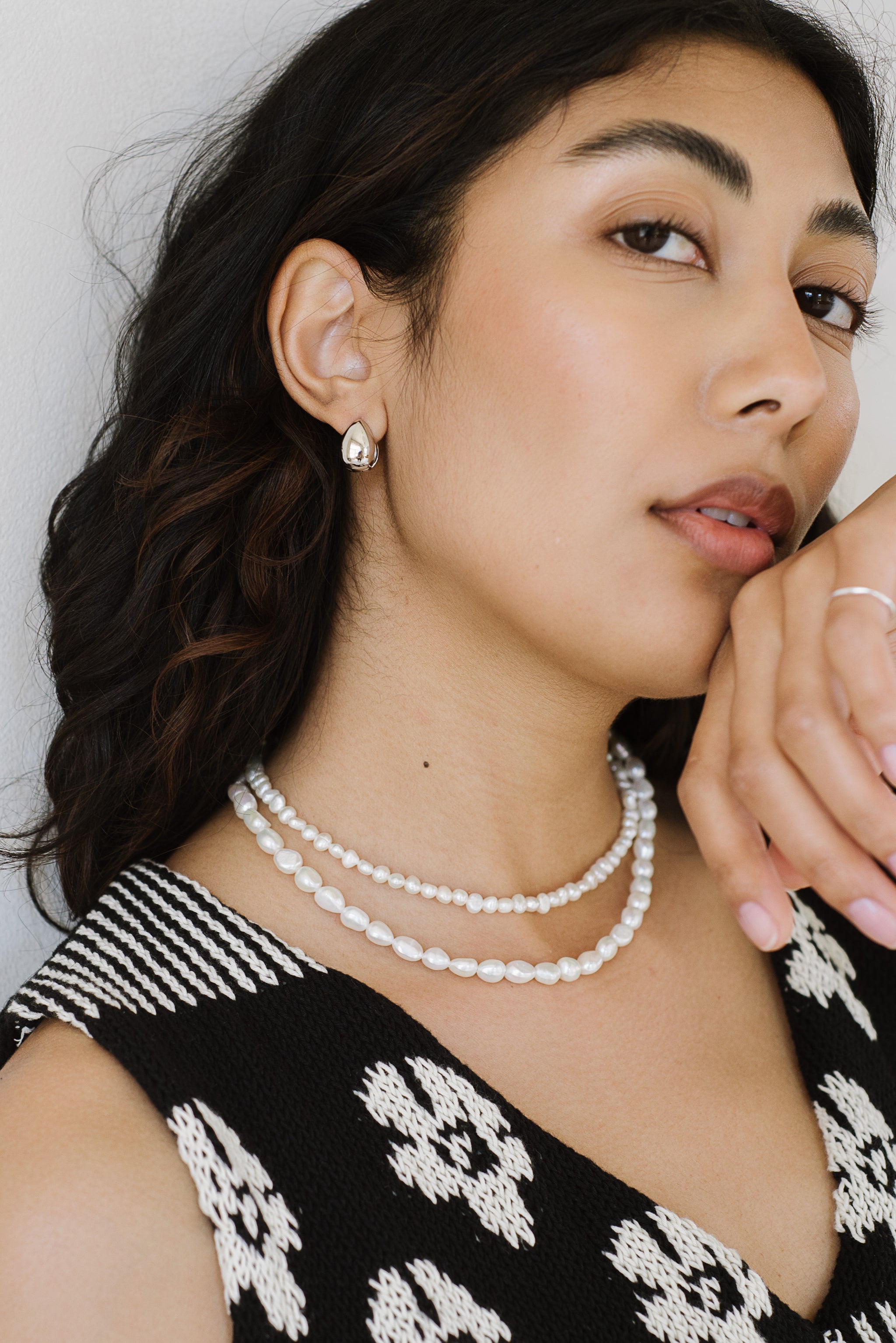 Almond Huggie Hoops – Kara Yoo